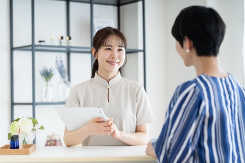 ハンドマッサージで信頼を得るための伝え方・断り方のコツ